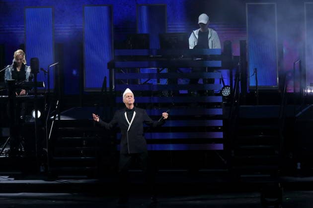 Neil Tennant (vorn) und Chris Lowe (hinten) von der Band Pet Shop Boys bei einem Konzert in der Waldbühne in Berlin, 11. Juli 2026. Pet Shop Boys Konzert Berlin *** Neil Tennant in the front and Chris Lowe in the back, members of the band Pet Shop Boys, at a concert at the Waldbühne in Berlin, July 11, 2026 Pet Shop Boys Concert Berlin