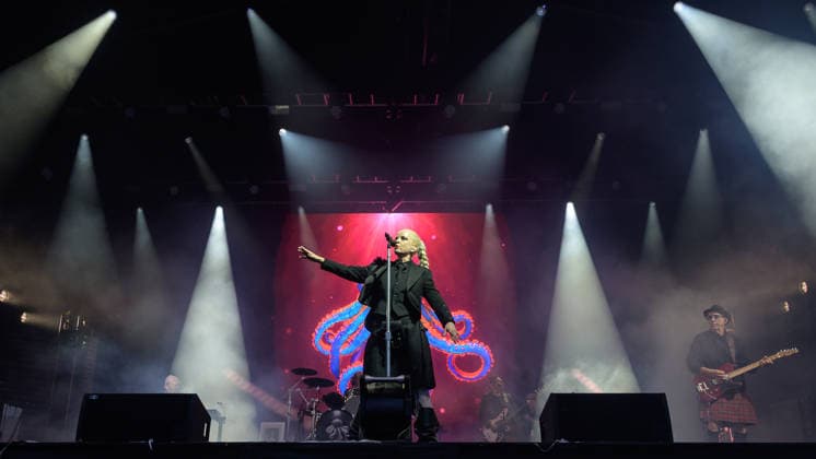 Garbage at The Castle Concerts 2026 in Edinburgh, UK - 11 Jul. Shirley Manson seen performing live on stage at Edinburgh Castle. Edinburgh United Kingdom Copyright: xStuartxWestwoodx xSOPAxImagesx SWESTWOOD02