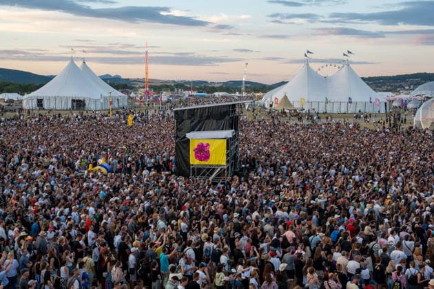 Pohoda festival day 4 in Trencin, Slovakia - 11 Jul 2026 General view of crowd of fans and tents during dusk live performance at Pohoda Festival 2026 at Airport Trencin. Pohoda festival the biggest open-air summer music festival in Slovakia, celebrates 30th anniversary. Trencin Slovakia Copyright: xTomasxTkacikx xSOPAxImagesx 20260711-Pohoda-day4-7