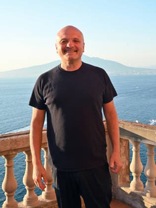 Peppe Iodice invited to the 2026 Social Film Festival in Vico Equense, Italy - 11 Jul. Peppe Iodice attends at the 2026 Social Film Festival in Vico Equense. Vico Equense Italy Copyright: xAntoninoxD’Espositox xSOPAxImagesx DSC_7272