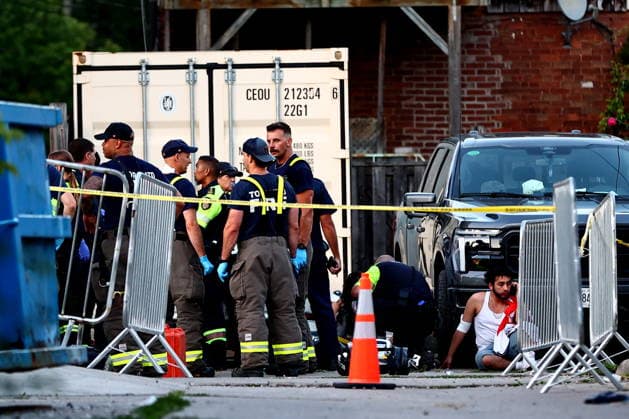 July 11, 2026, Toronto, On, Canada: Paramedics respond to an active shooter at the Salsa on St. Clair event in Toronto, on Saturday, July 11, 2026. Toronto Canada  - ZUMAc35_ 20260711_zaf_c35_021 Copyright: xKeitoxNewmanx
