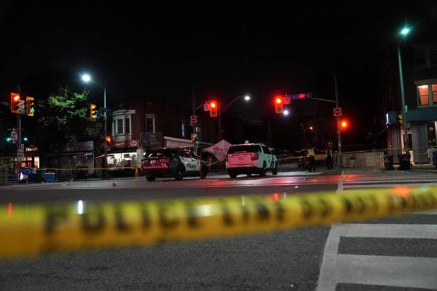 2 killed, 5 wounded in Toronto street festival shooting TORONTO, CANADA - JULY 11 : Toronto Police stand guard on St. Clair Avenue West near Arlington Avenue in Toronto, Ontario, Canada on July 11, 2026. Two people were killed and five wounded in a shooting near Canada s largest Latin street festival Saturday, according to police, who urged the public to avoid the area as officers continued their investigation. Mert Alper Dervis Anadolu Ontario Canada. Editorial use only. Please get in touch for any other usage.  Copyright: x2026xAnadoluxMertxAlperxDervÄ±Åüx
