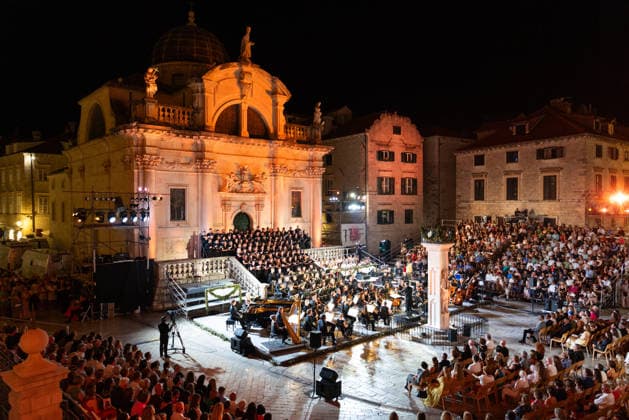 Carmina Burana performance as part of the 77th Dubrovnik Summer Festival As part of the 77th Dubrovnik Summer Festival, Carmina Burana was performed by the Munich Radio Orchestra, choir Ivan Goran Kovacic, conductor Ivan Repusi, in front of the Church of St. Blaise, in Dubrovnik, Croatia, on July 12 2026.  GrgoxJelavic PIXSELL