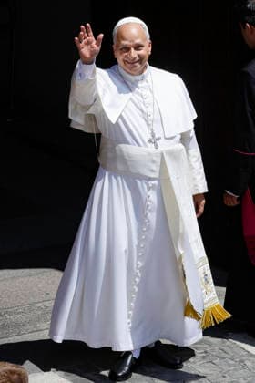 July 12, 2026, Castel Gandolfo, ITALIA: Pope Leo XIV greets the crowd after the Angelus prayer from the entrance of the Apostolic Palace in Piazza della Liberta (Liberty Square) at the summer papal residence in Castel Gandolfo near Rome, Italy 12 July 2026. ANSA FABIO FRUSTACI Castel Gandolfo ITALIA  - ZUMAa110 20260712_zaf_a110_005 Copyright: xFabioxFrustacix