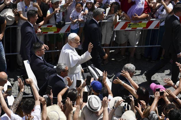 Pope Leo XIV celebrates the Angelus in Castel Gandolfo CASTEL GANDOLFO, ITALY, JULY 12: Pope Leo XIV greets the faithful after celebrating the Angelus noon prayer at his summer residence in Castel Gandolfo, near Rome, Italy, on July 12, 2026. Isabella Bonotto Anadolu Castel Gandolfo Italy. Editorial use only. Please get in touch for any other usage.  Copyright: x2026xAnadoluxIsabellaxBonottox