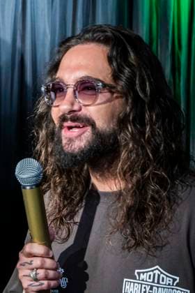 ABB WACHSKAULITZ- Tom Kaulitz praesentiert seinen Dobelgaenger aus Wachs bei dem Event Release der Wachsfiguren von Bill und Tom Kaulitz im Madame Tussauds in Berlin am 12.07.2026 Berlin Deutschland *** ABB WACHSKAULITZ: Tom Kaulitz presents his wax double at the unveiling of the wax figures of Bill and Tom Kaulitz at Madame Tussauds in Berlin on July 12, 2026, Berlin, Germany