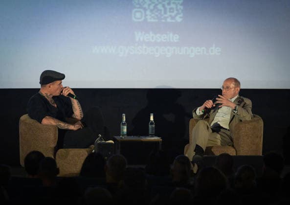 12.07.2026, xlakx, Entertainment, Gregor Gysi trifft Philipp Burger bei Gysis Begegnungen v.l. Gregor Gysi im Gespräch mit Philipp Burger, Frontmann der Band Frei.Wild, bei der Veranstaltungsreihe Gysis Begegnungen im Colosseum Berlin. Berlin *** July 12, 2026, xlakx, Entertainment, Gregor Gysi Meets Philipp Burger at Gysi s Encounters (from left): Gregor Gysi in conversation with Philipp Burger, frontman of the band Frei Wild, at the Gysi s Encounters event series at the Colosseum Berlin, Berlin Daniel Lakomski