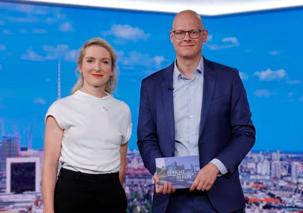 Ines Schwerdtner, Vorsitzende der Linken, Moderator Matthias Deiß, Deutschland, Berlin, ARD-Sommerinterview mit Ines Schwerdtner, Vorsitzende der Linken, 12.07.2026 *** Ines Schwerdtner, Chairwoman of The Left, Host Matthias Deiß, Germany, Berlin, ARD Summer Interview with Ines Schwerdtner, Chairwoman of The Left, July 12, 2026