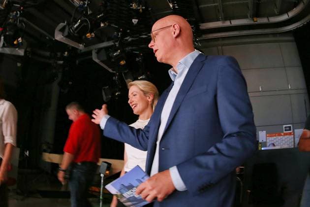 Berlin, Deutschland, 12.07.2026: ARD-Hauptstadtstudio: Sommerinterview: Linken-Chefin Ines Schwerdtner kommt zum Interview mit Matthias Deiß ins Studio *** Berlin, Germany, July 12, 2026 ARD Capital Studio Summer Interview: Left Party Leader Ines Schwerdtner Arrives at the Studio for an Interview with Matthias Deiß Copyright: xdtsxNachrichtenagenturx dts_127586