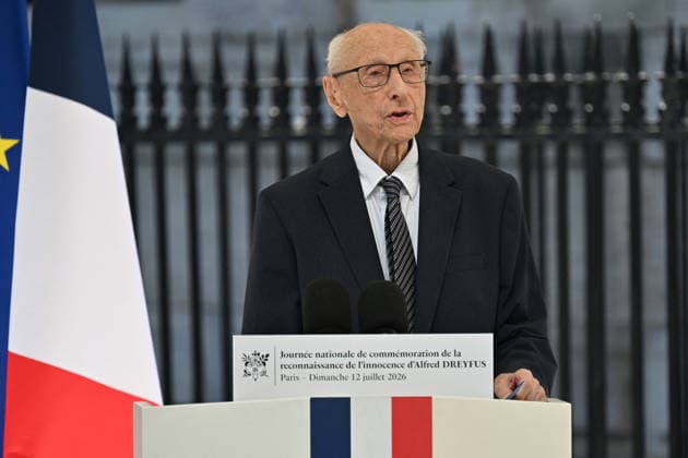 Charles Dreyfus, grandson of A. Dreyfus, and Emmanuel Macron, President of the French Republic, presided over the first National Day of Commemoration marking the recognition of Alfred Dreyfus’s innocence, on the Île de la Cité in Paris, in front of the Court of Cassation, on July 12, 2026. In the presence of elected officials, C. Vautrin, Minister of the Armed Forces, the mayor of Paris, E. Gregoire, and the captain’s grandson, C. Dreyfus, aged 99, the head of state delivered a speech, exactly 120 years to the day after the Court of Cassation’s decision to exonerate A. Dreyfus. Christian Liewig Bestimage On July 12, 2026, French President Emmanuel Macron presided over the first National Day of Commemoration recognizing Alfred Dreyfus’s inn  Copyright: xChristianxLiewigx xBestimagexChristianxLiewigx xBestimagex