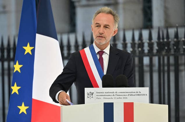 Emmanuel Grégoire, mayor of Paris, and Emmanuel Macron, President of the French Republic, presided over the first National Day of Commemoration marking the exoneration of Alfred Dreyfus, on the Île de la Cité in Paris, in front of the Court of Cassation, on July 12, 2026. In the presence of elected officials, C. Vautrin, Minister of the Armed Forces, the mayor of Paris, E. Grégoire, and the captain’s grandson, C. Dreyfus, age 99, the head of state delivered a speech, exactly 120 years to the day after the Court of Cassation’s decision to exonerate A. Dreyfus. Christian Liewig, Bestimage. On July 12, 2026, French President Emmanuel Macron presided over the first National Day of Commemoration recognizing Alfred Dreyfus’s innocence, held on t  Copyright: xChristianxLiewigx xBestimagexChristianxLiewigx xBestimagex