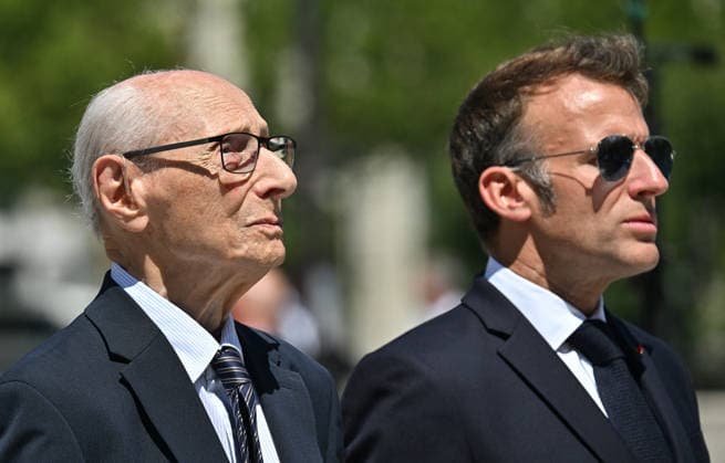 Emmanuel Macron, President of the French Republic, and Charles Dreyfus, grandson of A. Dreyfus; E. Macron, President of the French Republic, presided over the first National Day of Commemoration marking the recognition of Alfred Dreyfus’s innocence, on the Île de la Cité, in Paris, in front of the Court of Cassation, on July 12, 2026. In the presence of elected officials, C. Vautrin, Minister of the Armed Forces, the mayor of Paris, E. Gregoire, and the captain’s grandson, C. Dreyfus, aged 99, the head of state delivered a speech, exactly 120 years to the day after the Court of Cassation’s decision to exonerate A. Dreyfus. Christian Liewig, Bestimage. On July 12, 2026, French President Emmanuel Macron presided over the first National Day o  Copyright: xChristianxLiewigx xBestimagexChristianxLiewigx xBestimagex