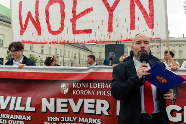 The Vohynian march organized by the Confederation of the Polish Crown. Marcin Rola in frony ofd the Presidential Palace. Warsaw Poland Copyright: xMikolajxJaneczekx
