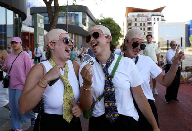 PITBULL CONCERT AT ALLIANZ RIVIERA, NICE – PHOTOPQR, NICE MATIN – Justine Meddah, Nice, July 12, 2026 – Fans arrive at Pitbull’s I’m Back Tour concert at the Allianz Riviera in Nice on July 12. Pitbull’s I’m Back Tour at Allianz Riviera, Nice, France, on July 12, 2026 Nice, France  Copyright: xPHOTOPQR NICExMATIN MAXPPPxJustinexMeddahx 20260712NIM2963 20260712NIM2963