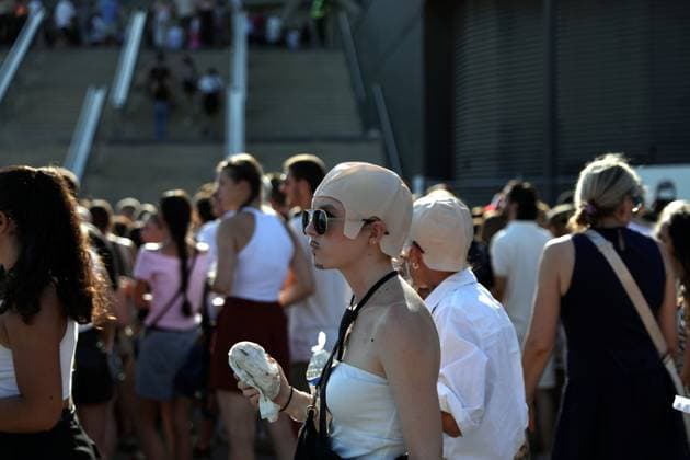 PITBULL CONCERT AT ALLIANZ RIVIERA, NICE – PHOTOPQR, NICE MATIN – Justine Meddah, Nice, July 12, 2026 – Fans arrive at Pitbull’s I’m Back Tour concert at the Allianz Riviera in Nice on July 12. Pitbull’s I’m Back Tour at Allianz Riviera, Nice, France, on July 12, 2026 Nice, France  Copyright: xPHOTOPQR NICExMATIN MAXPPPxJustinexMeddahx 20260712NIM2974 20260712NIM2974