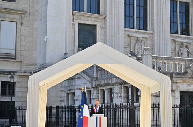 Frst National Day of Commemoration Recognizing Alfred Dreyfus s Innocence - Paris French President Emmanuel Macron presides over the first National Day of Commemoration recognizing Alfred Dreyfus s innocence, held on the Île de la Cité in Paris in front of the Court of Cassation on July 12, 2026, in the presence of elected officials, Minister of the Armed Forces Catherine Vautrin, Paris Mayor Emmanuel Grégoire, and the captain s grandson—99-year-old Charles Dreyfus—the Head of State delivered a speech marking the 120th anniversary, to the day, of the Court of Cassation s decision to rehabilitate Alfred Dreyfus. Photo by Christian Liewig Pool ABACAPRESS.COM Paris France  Copyright: xLiewigxChristian Pool ABACAx