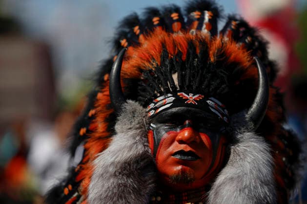 News Bilder des Tages July 12, 2026, Saltillo, Coahuila, Mexico: A dancer participates in the traditional *Matlachinada* titled Steps of Faith, Roots of Identity in the city of Saltillo, Mexico. The *Matlachinada* is part of the FINA 2026 (International Festival Arts) program and seeks to honor one of the most representative expressions of the cultural and religious heritage of northeastern Mexico, where *Matlachin* dances preserve a tradition passed down from generation to generation. Saltillo Mexico - ZUMAo125 20260712_zip_o125_001 Copyright: xAntonioxOjedax