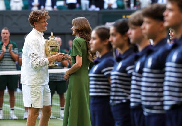 The Prince and Princess of Wales Attend the Gentleman™s Singles Final 12 07 2026. Wimbledon, UK. The Princess of Wales, Patron of the All England Lawn Tennis and Croquet Club, congratulates Jannik Sinner, winner of the Gentlemen s Singles Final of The Championships, Wimbledon., Credit:Andrew Parsons Kensington Palace B66 Avalon United Kingdom, England, Wimbledon  Copyright: xAndrewxParsonsx xKensingtonxPalacex xB66x xAvalonx 1116211132