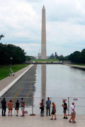 July 12, 2026, Washington, District Of Columbia, U.S: The Lincoln Memorial Reflecting Pool on the National Mall in Washington, DC is once again being drained, in advance of repair work. Seen here, the reflecting pool partial drained with the Washington Monument and Capitol Building in the background. Washington U.S - ZUMAg228 20260712_zap_g228_006 Copyright: xEvanxGolubx