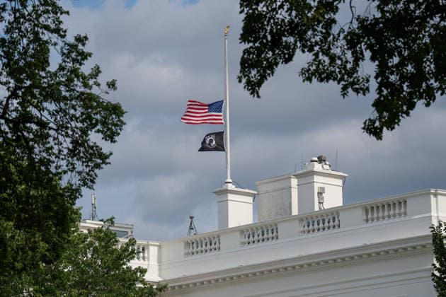 July 12, 2026, Washington, Dc, United States: Flags at the White House and Executive Office Buildings are lowered to half staff in memory of Senator Lindsey Graham who died on July 12, 2026. Washington United States - ZUMAl312 20260712_znp_l312_018 Copyright: xAndrewxLeydenx