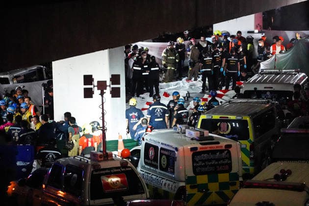 Bangkok Pub Fire Kills At Least 27 People Members of emergency personnel work at the site of a deadly fire at a pub in Bangkok, Thailand, on July 13, 2026. A large fire engulfs a pub in Bangkok early on Monday morning local time, resulting in the deaths of at least 27 people before firefighters bring the blaze under control, according to officials. Bangkok Bangkok Thailand  Copyright: xAnusakxLaowilasx originalFilename: laowilas-notitle260713_npQYl.jpg