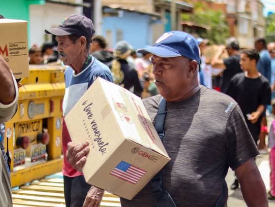 Aid organization distributes relief supplies in La Guaira LA GUAIRA, VENEZUELA JULY 13, 2026: Volunteers from Global Empowerment Mission (GEM) distribute non-perishable food, bottled water and essential relief supplies to residents of Naiguata parish in La Guaira state, Venezuela, following the recent earthquake that affected the region. Humanitarian assistance continues as communities recover from the disaster. La Guaira Venezuela (Bolivarian Republic of) Copyright: x xmarioxfloresx xJNAxPressx