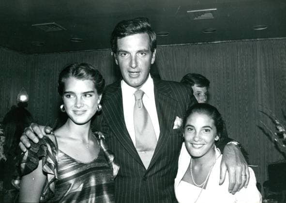 Brooke Shields with her father Frank Shields and sister Diane Auchincloss Brooke Shields with her father Frank Shields and sister Diane Auchincloss Copyright: RobinxPlatzer 1072_05_Sub04648_47661_H_00139A