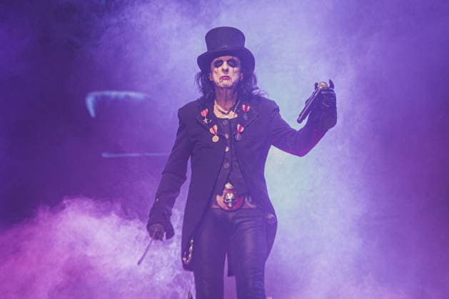 Music Concert - Alice Cooper Alice Cooper posing on stage during Alice Cooper, Music Concert in Vicenza, Italy, July 13 2026 Vicenza Vicenza Italy Copyright: xTommasoxTadiellox xLiveMediax LPM_2564583