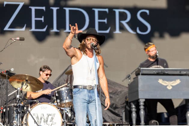 July 12, 2026, Chicago, Illinois, USA: Country musician WARREN ZEIDERS during the WIndy City Smokeout Music Festival at United Center in Chicago, Illinois Chicago USA  - ZUMAs135 20260712_zap_s135_092 Copyright: xDanielxDeSloverx