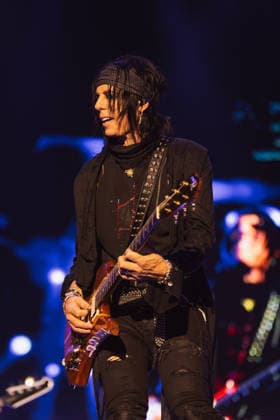 Music Concert - Alice Cooper Tommy Henriksen performing on stage during Alice Cooper, Music Concert in Vicenza, Italy, July 13 2026 Vicenza Vicenza Italy Copyright: xTommasoxTadiellox xLiveMediax LPM_2564603