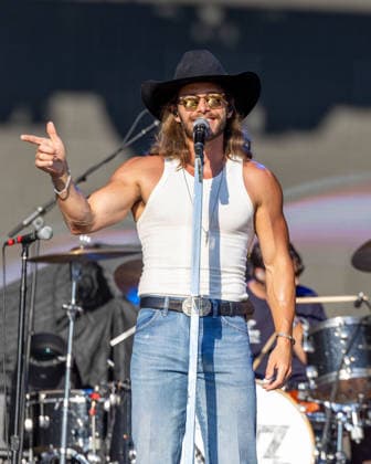 July 12, 2026, Chicago, Illinois, USA: Country musician WARREN ZEIDERS during the WIndy City Smokeout Music Festival at United Center in Chicago, Illinois Chicago USA  - ZUMAs135 20260712_zap_s135_090 Copyright: xDanielxDeSloverx