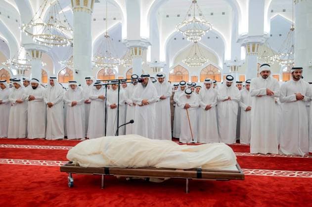 Qatari emir performs funeral prayer for former emir in Doha Qatar s Emir Sheikh Tamim bin Hamad Al Thani performs the funeral prayer for former Emir Sheikh Hamad bin Khalifa Al Thani at Imam Muhammad ibn Abd al-Wahhab Mosque in Doha, Qatar, on July 12, 2026. Photo by Emiri Diwan Office apaimages Doha Doha Qatar 120726_Qatar_QPO_00(2) Copyright: xapaimagesxEmirixDiwanxOfficex xapaimagesx