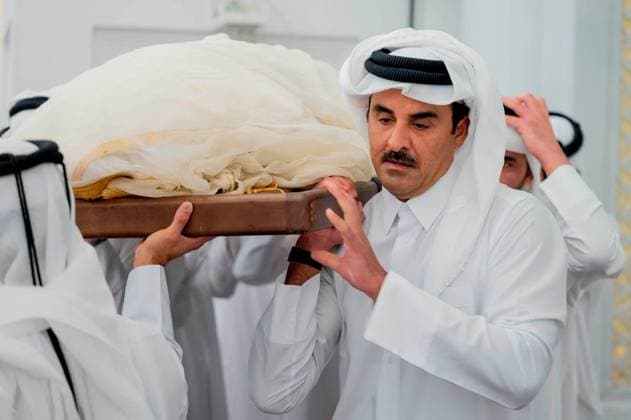 Qatari emir performs funeral prayer for former emir in Doha Qatar s Emir Sheikh Tamim bin Hamad Al Thani performs the funeral prayer for former Emir Sheikh Hamad bin Khalifa Al Thani at Imam Muhammad ibn Abd al-Wahhab Mosque in Doha, Qatar, on July 12, 2026. Photo by Emiri Diwan Office apaimages Doha Doha Qatar 120726_Qatar_QPO_00(6) Copyright: xapaimagesxEmirixDiwanxOfficex xapaimagesx