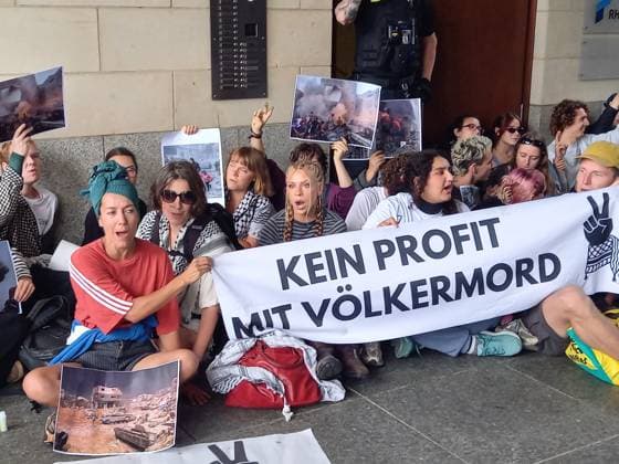 Greta Thunberg detained during Peacefully Against Genocide protest in Berlin BERLIN, GERMANY - JULY 13: (----EDITORIAL USE ONLY - MANDATORY CREDIT - PEACEFULLY AGAINST GENOCIDE HANDOUT - NO MARKETING NO ADVERTISING CAMPAIGNS - DISTRIBUTED AS A SERVICE TO CLIENTS----) Activists demand to stop the production of weapons destined for Palestine and Lebanon during Peacefully Against Genocide protest as they gather in front of the offices of the arms manufacturer Rheinmetall near the Brandenburg Gate in Berlin, Germany on July 13, 2026. Peacefully Against Genocide Anadolu Berlin Germany. Editorial use only. Please get in touch for any other usage.  Copyright: x2026xAnadoluxPeacefullyxAgainstxGenocidex