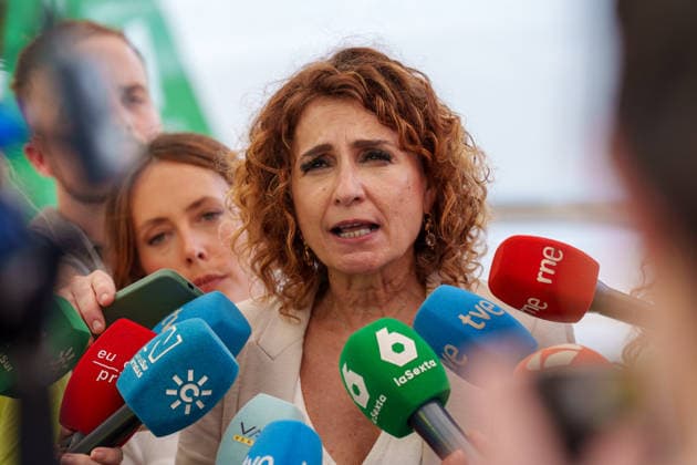 Sánchez and Moreno Visit the Forward Command Post for the Los Gallardos Wildfire Together The Secretary-General of the PSOE A, María Jesús Montero, speaks to the media after visiting the forward command post for the Los Gallardos forest fire in Almería. July 13, 2026, in Turre, Almería, Andalusia, Spain. Pedro Sánchez visited on Monday, July 13, the areas affected by the Los Gallardos forest fire in Almería, which broke out last Thursday, the 9th, and was declared stabilized this Sunday after claiming the lives of twelve people in the early hours of its spread, burning approximately 7,000 hectares in the process, and forcing the evacuation of some 1,600 people, although all of them have now been authorized to return to their homes. Also, t  Copyright: xFranciscoxJ.xOlmox 7662067