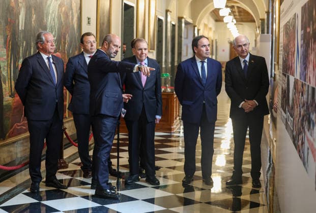 Edmundo González and María Corina Machado Receive the 34th Coexistence Award in the Senate Venezuelan opposition leader Edmundo González (3d), alongside Senate President Pedro Rollán (3i) and the president of the Valencian Regional Government, Juanfran Pérez Llorca (2d) during the awards ceremony for the 34th Coexistence Award, on July 13, 2026, in Madrid, Spain. This solemn institutional ceremony served to present the Professor Manuel Broseta Foundation Award to Venezuela’s president-elect, Edmundo González Urrutia, and to the leader of the democratic opposition and Nobel Peace Prize laureate, María Corina Machado Parisca, in recognition of their defense of freedom, the peaceful path toward institutional transition, and the protection o  Copyright: xMartaxFernandezx 7662174