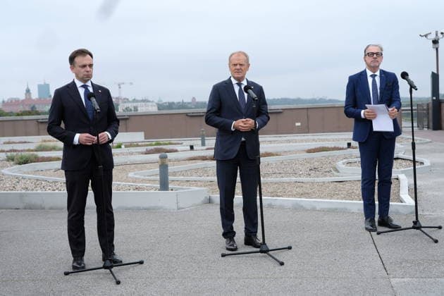 RECORD DATE NOT STATED Warszawa CNK 13.07.2026 Ogloszenie przez Donalda Tuska siedziby Centrum Europejskiej Agencji Kosmicznej w Polsce Warsaw, Copernicus Science Centre, July 13, 2026: Announcement by Donald Tusk regarding the location of the European Space Agency centre in Poland N Z Andrzej Domanski, Donald Tusk, Josef Aschbache FOT.TEDI NEWSPIX.PL NEWSPIX.PL --- newspix.pl 