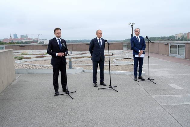 RECORD DATE NOT STATED Warszawa CNK 13.07.2026 Ogloszenie przez Donalda Tuska siedziby Centrum Europejskiej Agencji Kosmicznej w Polsce Warsaw, Copernicus Science Centre, July 13, 2026: Announcement by Donald Tusk regarding the location of the European Space Agency centre in Poland N Z Andrzej Domanski, Donald Tusk, Josef Aschbache FOT.TEDI NEWSPIX.PL NEWSPIX.PL --- newspix.pl 