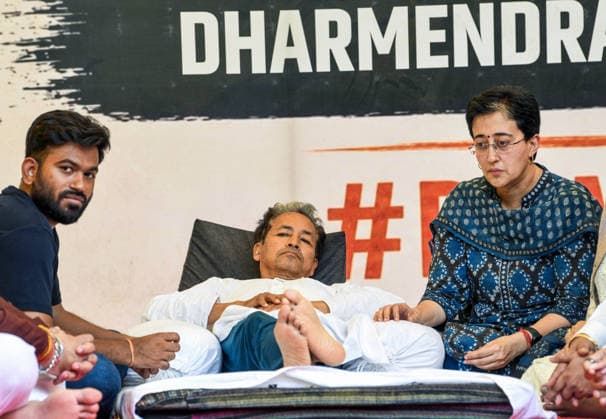 AAP leader Atishi attends the protest supporting CJP at Jantar Mantar New Delhi, Jul 13 (ANI): Aam Aadmi Party leader Atishi meets Environmentalist Sonam Wangchuk on his 16th day of hunger strike supporting the Cockroach Janata Party (CJP) campaign seeking the resignation of Union Education Minister Dharmendra Pradhan over alleged examination irregularities and NEET paper leak, at Jantar Mantar, in New Delhi on Monday. CJP founder Abhijeet Dipke also present. New Delhi Delhi India Copyright: xANIx ANI_20260713186