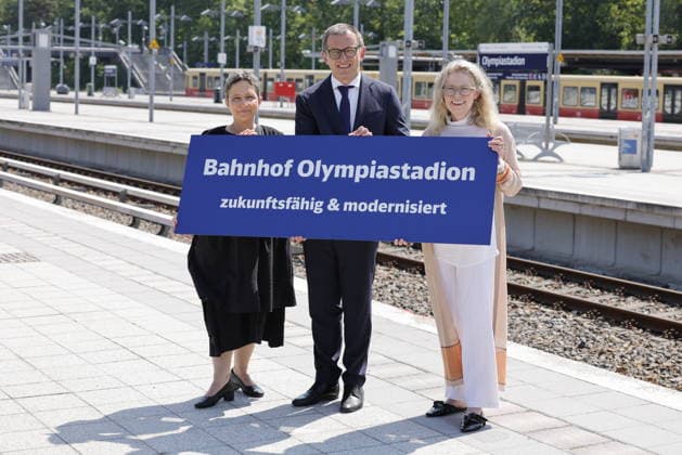 Claudia Elif Stutz, Staatssekretärin im Bundesverkehrsministerium, Dr. Philipp Julius Siegfried Nagl, Vorstandsvorsitzender der DB InfraGO AG, Ute Bonde, Senatorin für Mobilität, Verkehr, Klimaschutz und Umwelt, Deutschland, Berlin, Rede StS in BMV Stutz zur Einweihungsfeier zukunftsfähiger Bahnhof Berlin Olympiastadion *** Claudia Elif Stutz, State Secretary at the Federal Ministry of Transportation; Dr. Philipp Julius Siegfried Nagl, CEO of DB InfraGO AG; Ute Bonde, Senator for Mobility, Transportation, Climate Protection, and the Environment, Germany; Berlin, Speech by State Secretary Stutz of the Federal Ministry of Transport at the inauguration ceremony for the sustainable Berlin Olympiastadion train station