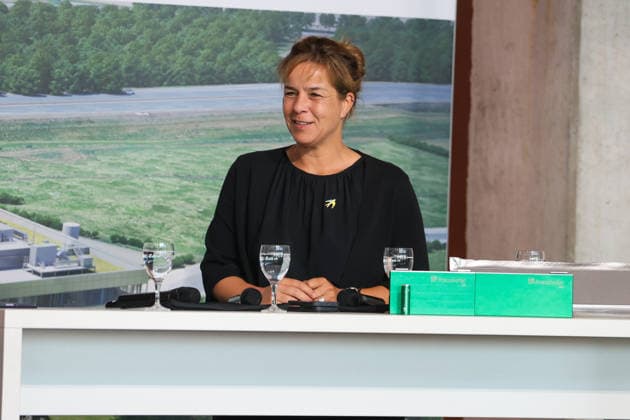 Richtfest der Forschungsfertigung Batteriezelle. Fraunhofer-Einrichtung Forschungsfertigung Batteriezelle FFB (industrienahe Fertigung von Batteriezellen). Mona Neubaur (Bündnis 90 Die Grünen), Ministerin für Wirtschaft, Industrie, Klimaschutz und Energie des Landes Nordrhein-Westfalen. Münster, Nordrhein-Westfalen, DEU, Deutschland, 13.07.2026 *** Topping-out ceremony for the Fraunhofer Institute for Battery Cell Research and Production (FFB) Industry-oriented production of battery cells Mona Neubaur, Alliance 90 The Greens, Minister of Economic Affairs, Industry, Climate Protection, and Energy for the State of North Rhine-Westphalia Münster, North Rhine-Westphalia, DEU, Germany, July 13, 2026