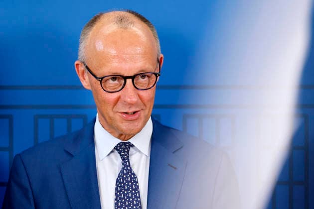 Bundeskanzler Friedrich Merz (CDU) bei seinem Besuch anlässlich der Eröffnung der Adenauer School of Government (ASG) an der Universität Köln. Die Institution soll künftige Entscheidungsträger ausbilden. Köln, 13.07.2026 NRW Deutschland *** Chancellor Friedrich Merz of the CDU during his visit to the opening of the Adenauer School of Government (ASG) at the University of Cologne. The institution is intended to train future decision-makers. Cologne, July 13, 2026, North Rhine-Westphalia, Germany Copyright: xChristophxHardtx