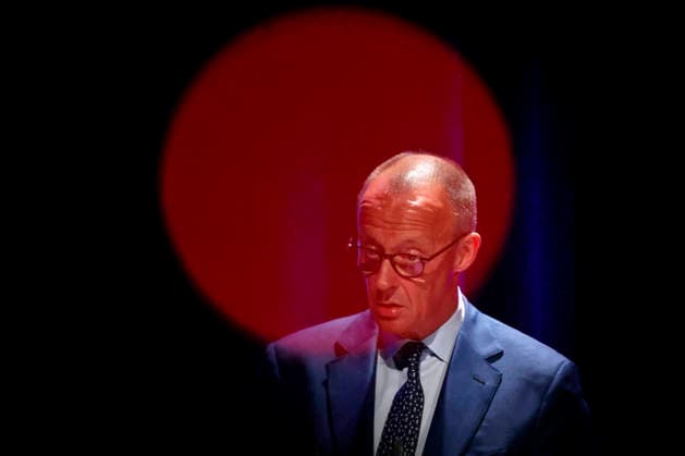 Bundeskanzler Friedrich Merz (CDU) bei seinem Besuch anlässlich der Eröffnung der Adenauer School of Government (ASG) an der Universität Köln. Die Institution soll künftige Entscheidungsträger ausbilden. Köln, 13.07.2026 NRW Deutschland *** Chancellor Friedrich Merz of the CDU during his visit to the opening of the Adenauer School of Government (ASG) at the University of Cologne. The institution is intended to train future decision-makers. Cologne, July 13, 2026, North Rhine-Westphalia, Germany Copyright: xChristophxHardtx