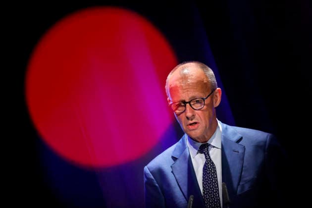 Bundeskanzler Friedrich Merz (CDU) bei seinem Besuch anlässlich der Eröffnung der Adenauer School of Government (ASG) an der Universität Köln. Die Institution soll künftige Entscheidungsträger ausbilden. Köln, 13.07.2026 NRW Deutschland *** Chancellor Friedrich Merz of the CDU during his visit to the opening of the Adenauer School of Government (ASG) at the University of Cologne. The institution is intended to train future decision-makers. Cologne, July 13, 2026, North Rhine-Westphalia, Germany Copyright: xChristophxHardtx