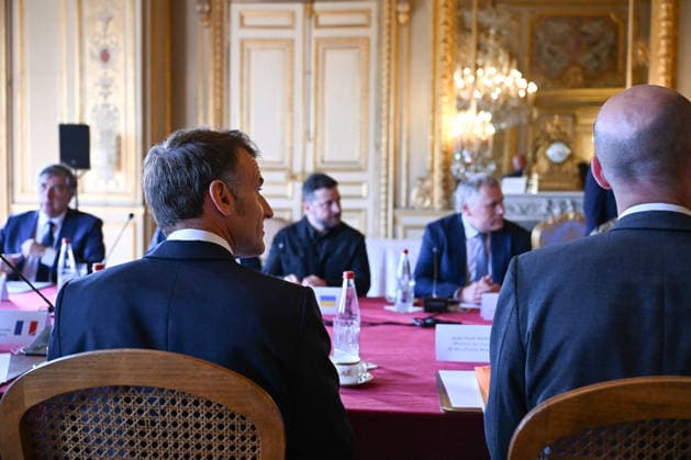 Macron Welcomes Zelensky for Coalition of the Willing Summit - Paris French President Emmanuel Macron and Ukrainian President Volodymyr Zelensky ahead of the Integrated Anti-Ballistic Missile Coalition meeting at the Hôtel des Invalides in Paris, France, on July 13, 2026, prior to the Coalition of the Willing summit on support for Ukraine. Photo by Jeanne Accorsini Pool ABACAPRESS.COM PARIS France  Copyright: xAccorsinixJeanne Pool ABACAx
