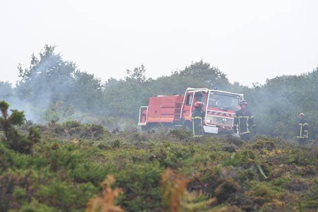 RECORD DATE NOT STATED FIRE AT CAP FRÉHEL SITE PHOTOPQR OUEST FRANCE Elsa Rancel Ouest France PAIMPOL Heath fire in the Cap Fréhel area, in Plévenon, Côtes-d’Armor, July 13, 2026 Throughout the night from Sunday, July 12, to Monday, July 13, 2026, firefighters battled two heathland fires that broke out around 9:30 p.m., in the Cap Fréhel and Fort La Latte areas in Plévenon, Côtes d’Armor. A campground had to be evacuated, and the GR 34 trail is closed. Elsa Rancel, Ouest France, Plévenon, Brittany, France, July 13 Fires in Cap Fréhel, Paimpol, France  Copyright: xPHOTOPQR OUESTxFRANCE MAXPPPxElsaxRancelx xOuest-Francex 20260713OFR4585 20260713OFR4585