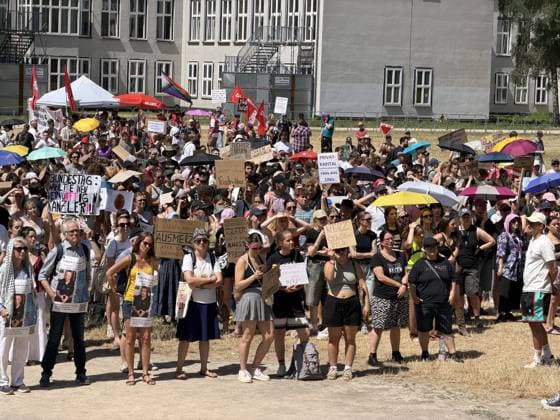 Protesters rally against German Chancellor Merz in Cologne COLOGNE, GERMANY - JULY 13: Demonstrators gather outside the University of Cologne during a protest while German Chancellor Friedrich Merz attends the official inauguration of the Adenauer School of Government in Cologne, Germany, on July 13, 2026. Around 4,000 people joined the demonstration, organized by the university s AStA together with student organizations, trade unions and political groups, criticizing the chancellor s domestic policies, migration policy, social reforms and Germany s support for Israel. Merz participated in the opening ceremony under heightened security while protesters marched and rallied near the university campus. Mesut Zeyrek Anadolu Cologne Germany. E  Copyright: x2026xAnadoluxMesutxZeyrekx