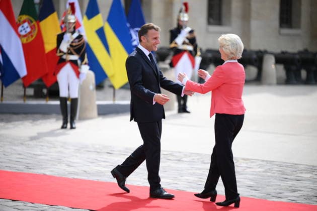President Macron Welcomes European Leaders At The Coalition Of The Willing Summit - Paris French President Emmanuel Macron welcomes President of the European Commission, Ursula von der Leyen ahead the Coalition Of The Willing Summit in Paris, France on July 13, 2026. Photo by Eliot Blondet ABACAPRESS.COM Paris France  Copyright: xBlondetxEliot ABACAx