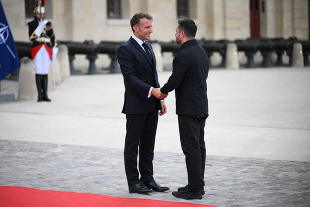 President Macron Welcomes European Leaders At The Coalition Of The Willing Summit - Paris French President Emmanuel Macron welcomes Ukrainian President, Volodymyr Zelenskyy ahead the Coalition Of The Willing Summit in Paris, France on July 13, 2026. Photo by Eliot Blondet ABACAPRESS.COM Paris France  Copyright: xBlondetxEliot ABACAx