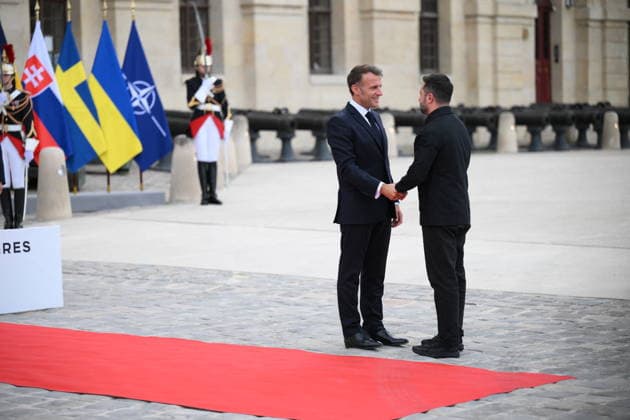 President Macron Welcomes European Leaders At The Coalition Of The Willing Summit - Paris French President Emmanuel Macron welcomes Ukrainian President, Volodymyr Zelenskyy ahead the Coalition Of The Willing Summit in Paris, France on July 13, 2026. Photo by Eliot Blondet ABACAPRESS.COM Paris France  Copyright: xBlondetxEliot ABACAx